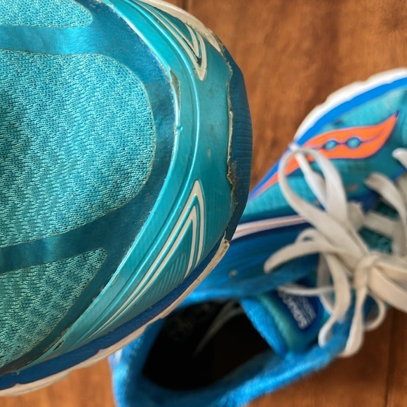 Saucony Running shoes. - Picture 7 of 8